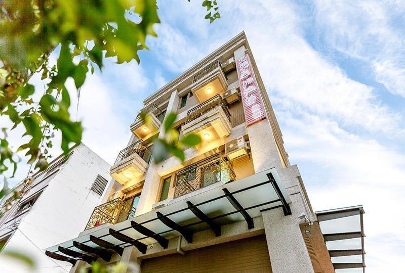 幸福加油站電梯民宿 -近東大門夜市 Kota Hualien Bagian luar foto